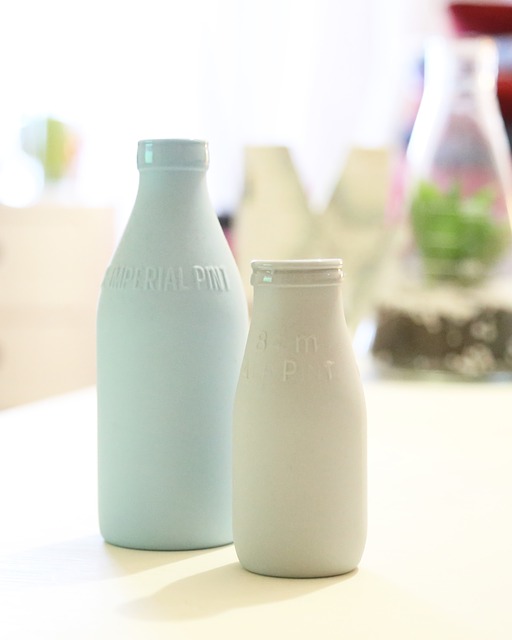 https://pixabay.com/en/bottle-milk-blog-blogging-food-841431/