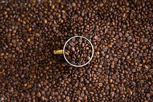 https://pixabay.com/en/coffee-beans-coffee-beans-cocoa-839169/