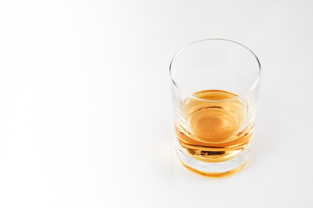 https://pixabay.com/en/drink-alcohol-cup-whiskey-428310/